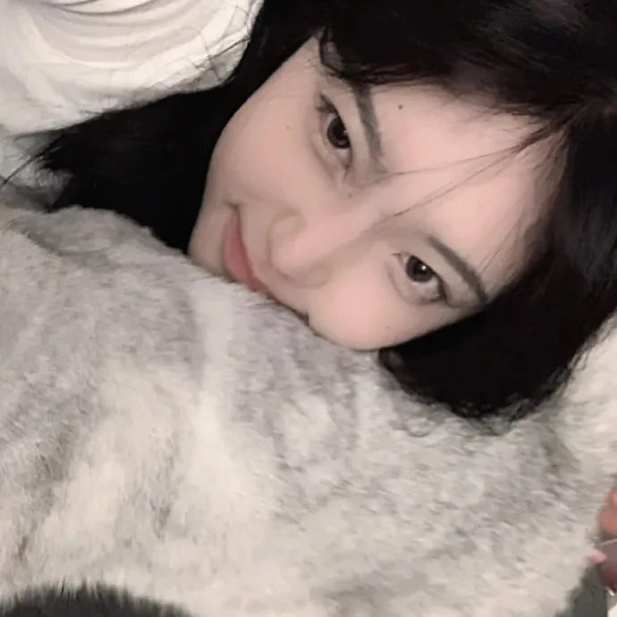 她今天有点奇怪
